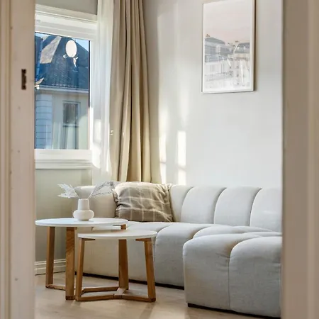 With 2 Bedrooms And Balcony ברגן
