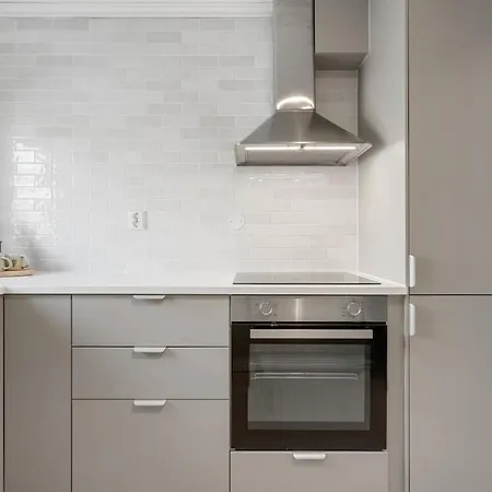 Apartment With 2 Bedrooms And Balcony *