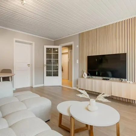 With 2 Bedrooms And Balcony Apartmán