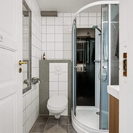 Apartment With 2 Bedrooms And Balcony *