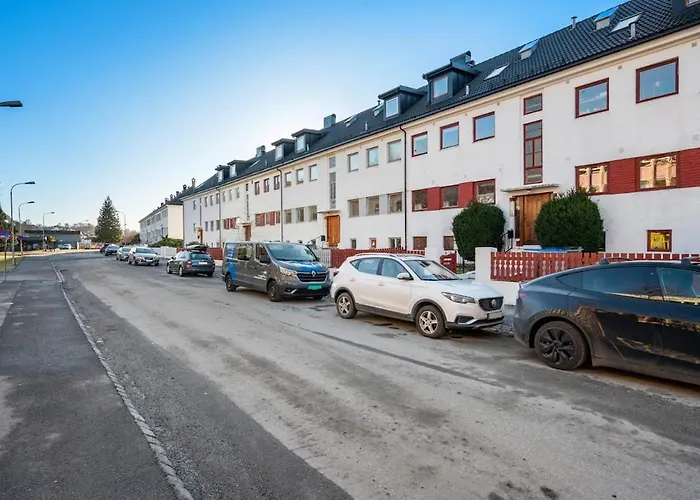 Leilighet With 2 Bedrooms And Balcony